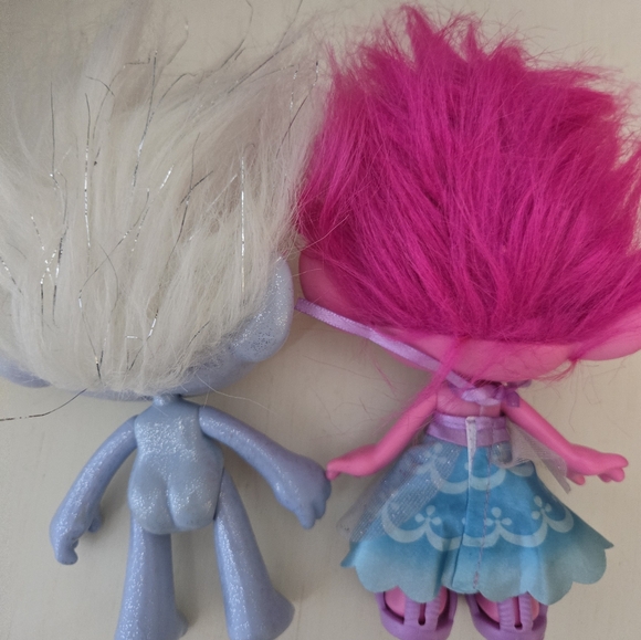 2 troll Figures Poppy and Guy Diamond toys lot 🧸 🔫 🧸 🔫 - Picture 2 of 4